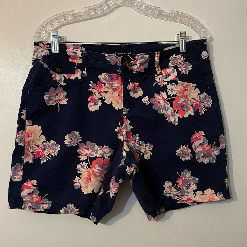 Woman’s Navy Blue/Pink/Coral Floral Lee Natural Fit 1889 Short